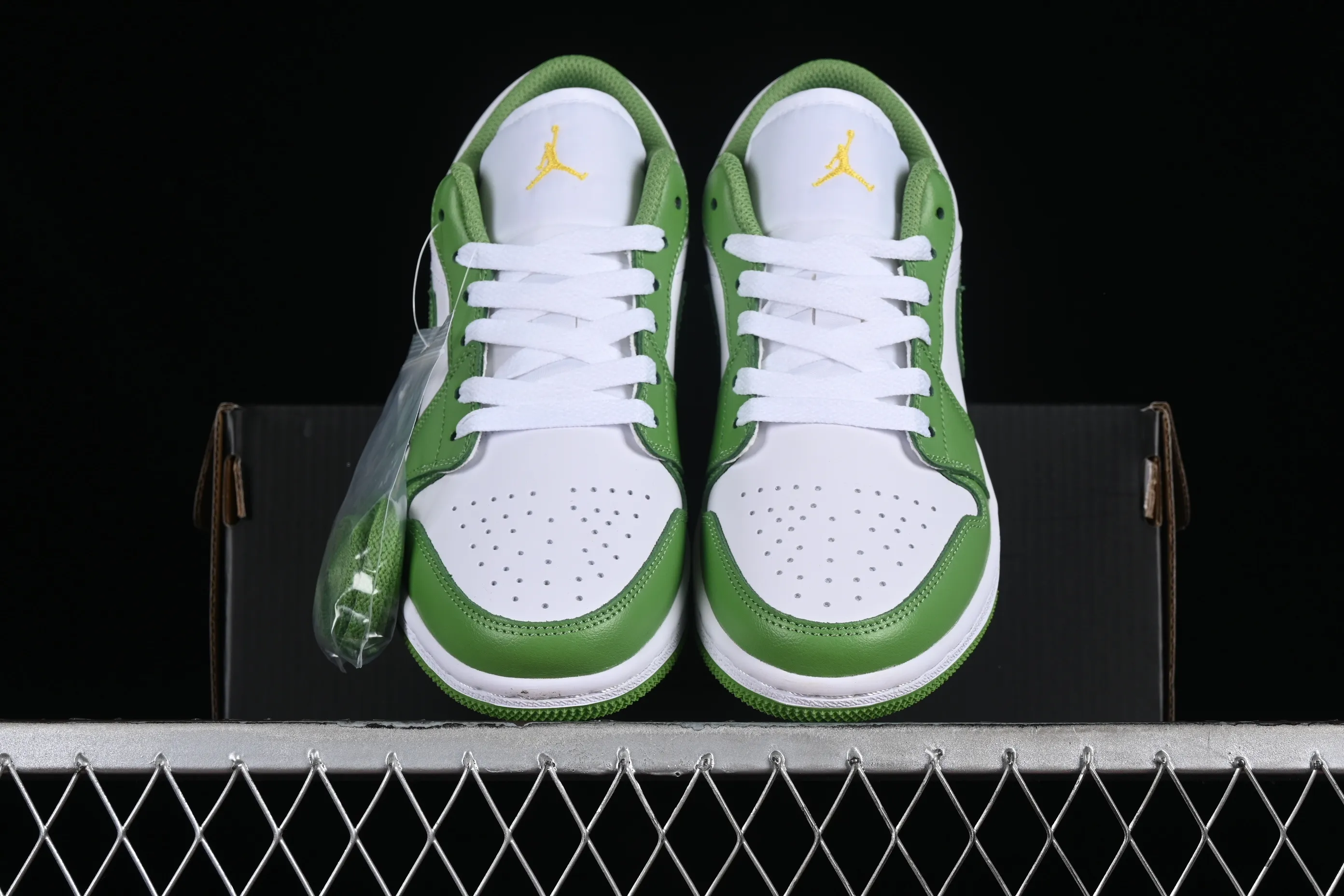 All categories Air Jordan Jordan series basketball shoes Air Jordan 1 Low Air Jordan 1 Low AJ1 Joe 1 white green low-top cultural basketball shoes HF4823-100
